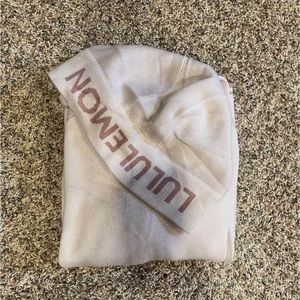 Lululemon lightly worn hoodie. Size 6